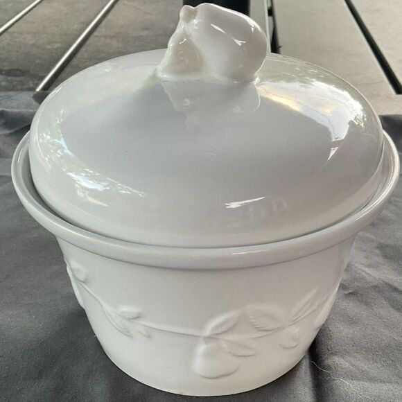 Vintage Bandwagon Inc Ceramic Covered Crock - Picture 1 of 7